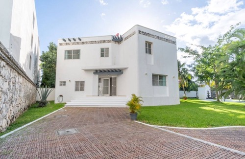 Alfredo V. Bonfil Casa | 5 bedroom villa with private pool and private cenote in Cancun