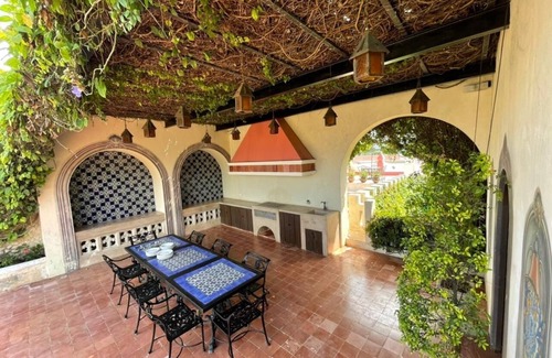 Centro Casa | Spacious 5-bedroom house with WiFi, AC in delightful Mérida