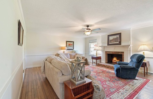 McMinn County Casa | Spacious 5-bedroom house in amazing Athens with AC