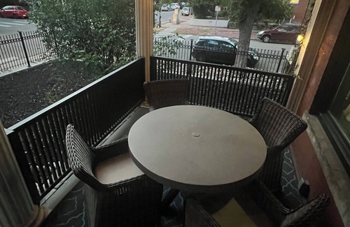 Capitol Hill Casa | Spacious 5-bedroom Mansion in Downtown Denver area with AC, fitness room, WiFi