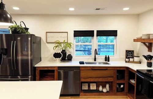 Tate Casa | Spacious 5-bedroom/up to 14 guests House & Event Venue in enjoyable Alpharetta