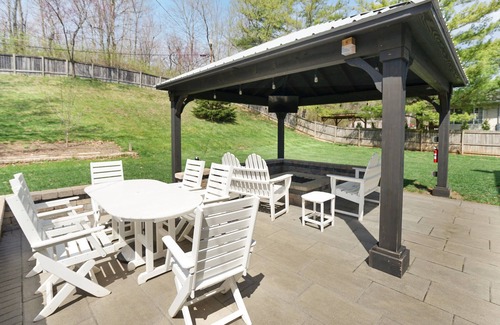 Indianapolis Casa | Spacious 5-bedroom house in delightful Indianapolis wit hot tub and gameroom!