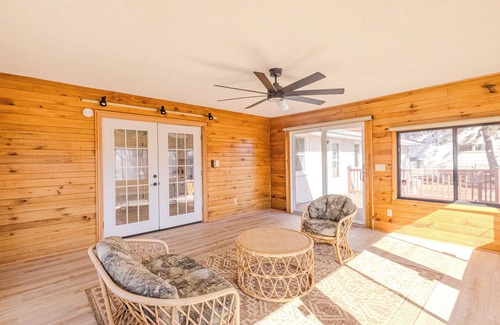 Columbia Heights Casa | Spacious 5-bedroom house with AC, WiFi in welcoming Minneapolis near Downtown