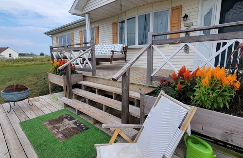 Ewell Casa | Spacious 5-bedroom house with WiFi, AC and private dock on charming Smith Island