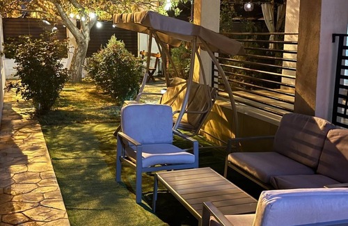 Mamaia-Sat Villa | Spacious 5-bedroom villa with WiFi and AC in beautiful Mamaia-Sat