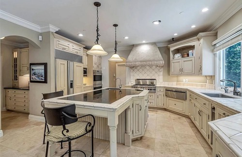 Saratoga Villa | Spacious 5-bedroom villa with Hot Tub/Pool