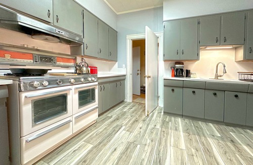 Cloverdale Casa | Spacious 5-bedroom wine country retreat in downtown Cloverdale