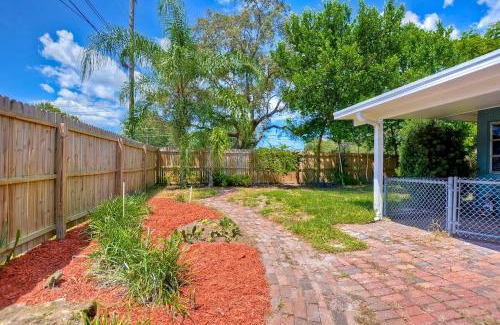 Clearwater Casa | Spacious 5 bedrooms 3 bathrooms Family-Friendly Home With Heated salt Pool