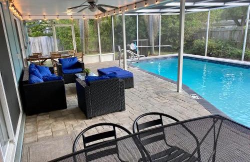 Clearwater Casa | Spacious 5 bedrooms 3 bathrooms Family-Friendly Home With Heated salt Pool