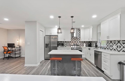 Candler-McAfee Casa | Spacious 5 BR Holiday Retreat close to dt ATL