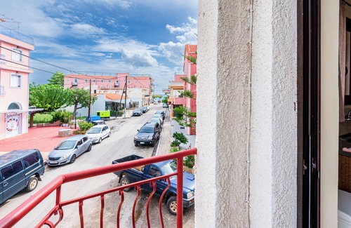 Poros Apartamento | Spacious 5-Person Apartment