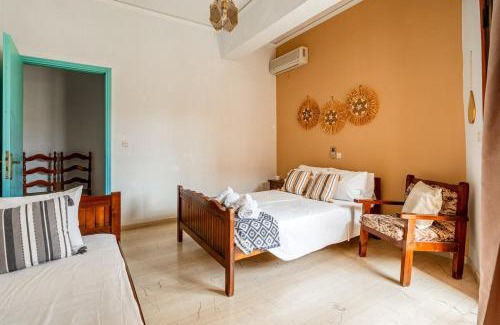 Poros Apartamento | Spacious 5-Person Apartment by Alecos Studios