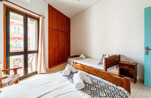 Poros Apartamento | Spacious 5-Person Apartment by Alecos Studios