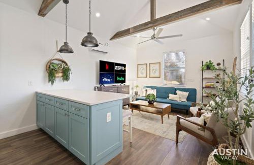 Greater South River City Casa | Spacious 5BR 4BA Dual Home w Hot Tub, Grill Near SoCo and Zilker by Austin Vacay