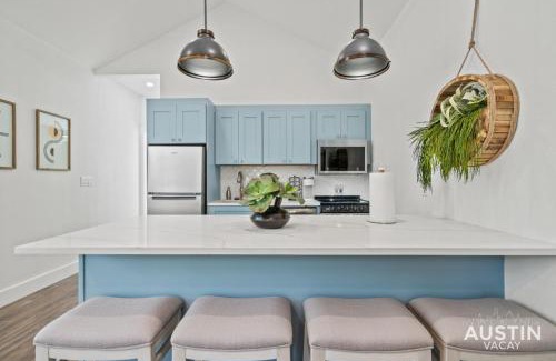 Greater South River City Casa | Spacious 5BR 4BA Dual Home w Hot Tub, Grill Near SoCo and Zilker by Austin Vacay