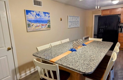 Eastward Look Casa | Spacious 5BR Beach House Vacation-walk to Scarborough!