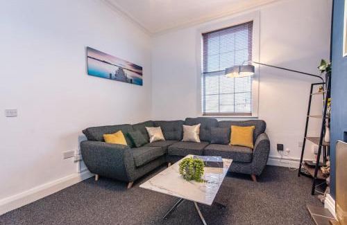 Derby Casa | Spacious 5BR House in Central Derby - Near Amenities