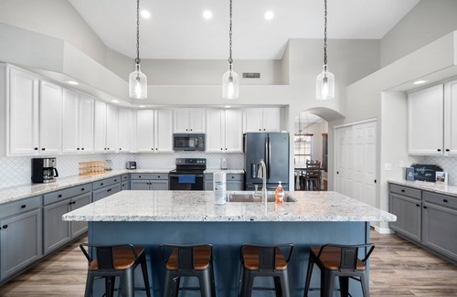Stetson Hills State Casa | Spacious 5BR w/ Pool, Spa, Putting Green, 2 King Suites + Golf Nearby