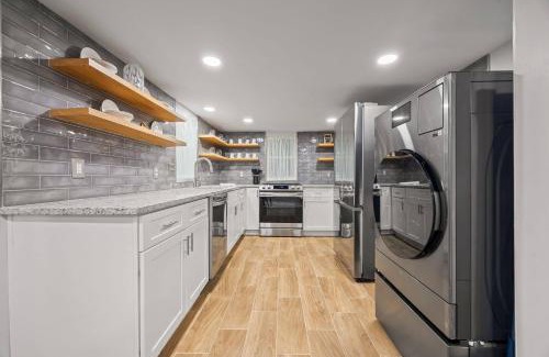 Church Street Casa | Spacious 5BR Yard Access Grant Park