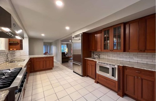 South End Casa | Spacious 6+ bdr 2 ba, walk to breweries & downtown