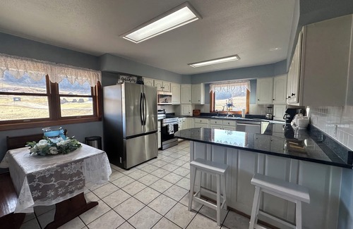 Sextonville Casa | Spacious 6-bedroom house in the hills of the Driftless Area