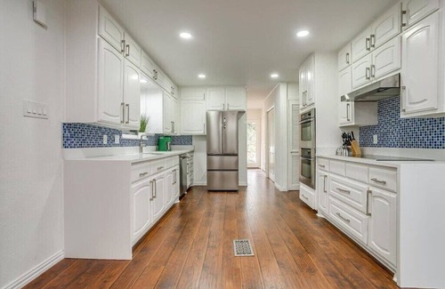 Grand Prairie Casa | Spacious 6-bedroom house in delightful Grand Prairie with Pool
