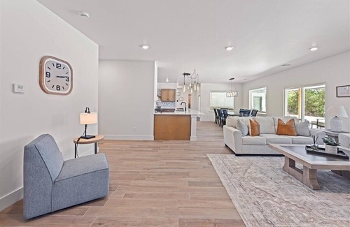 Choctaw Casa | Spacious 6-bedroom house on 40 acres in charming Oklahoma City