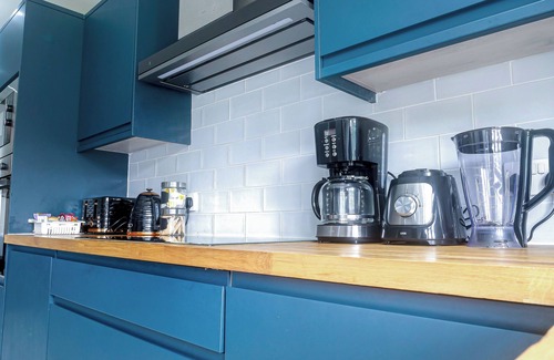 Brampton Casa | Spacious 6 Bedroom House in Bexleyheath