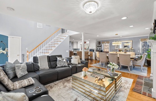 Barnstable Casa | Spacious 6-bedroom house in delightful Cape Cod with Saltwater pool & firepit