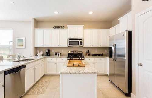 Sunridge Woods Casa | Spacious 6-bedroom home Pool & Spa!