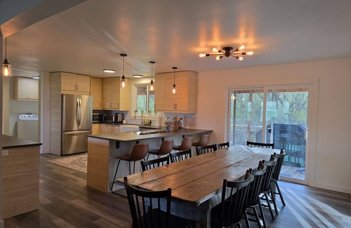 Livingston Casa | Spacious 6-bedroom house with AC, WiFi on a real working cattle ranch