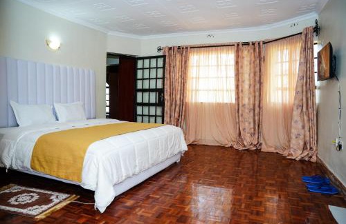 Ongata Rongai Cama Y Desayuno | Spacious 6-Bedroom Home near Maasai Lodge