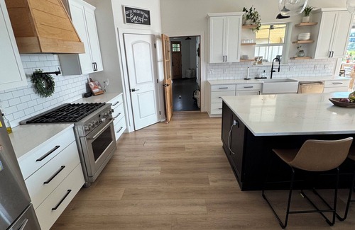 Selah Casa | Spacious 6 bedroom home with theater room and gym just minutes from Yakima!