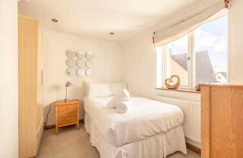 Fifield Casa | Spacious 6 Bedroom House in Maidenhead Windsor