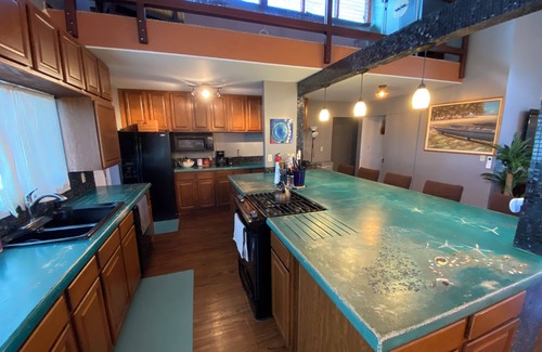 Waianae Casa | Spacious 6-bedroom house with AC in beautiful Waianae
