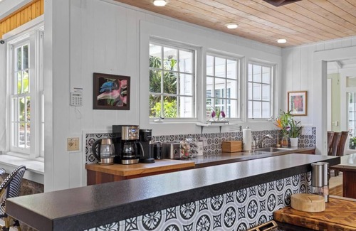 Hawi Casa | Spacious 6-bedroom house in brilliant Hawi with WiFi, fitness room
