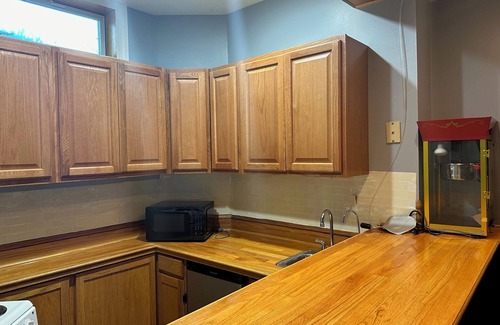 Hudson Casa | Spacious 6-bedroom house in delightful Hudson with WiFi, AC