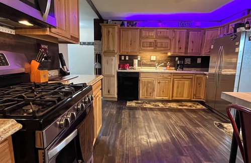 Canandaigua Casa | Spacious 6-bedroom house in awesome Canandaigua with WiFi, AC