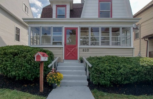 Grand Rapids Casa | Spacious 6-bedroom house in lovely Grand Rapids with WiFi