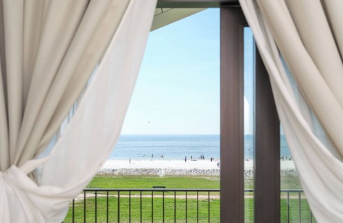 Workum Apartamento | Spacious 6-person apartment with sauna, bathtub, and IJsselmeer view. Perfect for families or friends by the water.