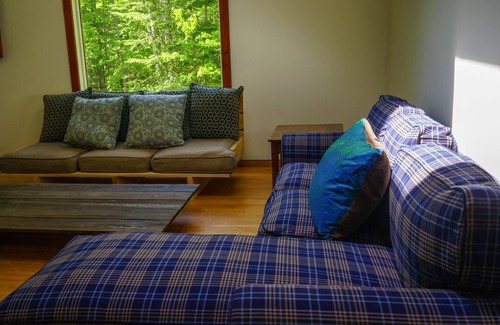 Lac Superieur Village Cabina | Amplio chalet para 6 personas con chimenea interior, bañera de hidromasaje privada y sauna