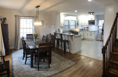 Wilder Park Casa | Spacious 6BR, 10 bed Derby House. Walk to the track.
