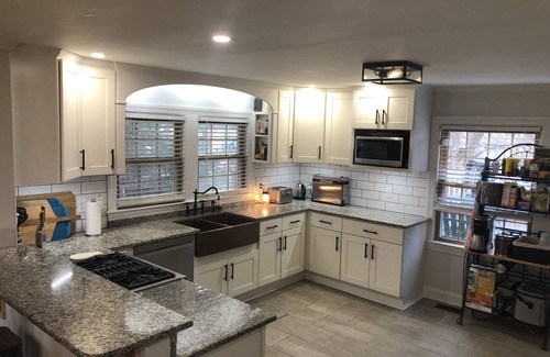 Wilder Park Casa | Spacious 6BR, 10 bed Derby House. Walk to the track.
