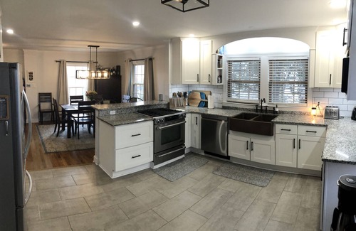 Wilder Park Casa | Spacious 6BR, 10 bed Derby House. Walk to the track.