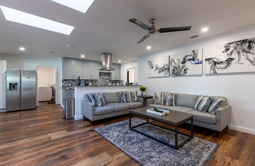 Ederville Casa | Spacious 6BR by AT&T Stadium Stockyard Heated Pool