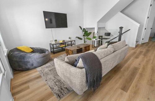 OST - South Union Casa | Spacious 6Br Combo sleeps 21 TMC Gym Balcony