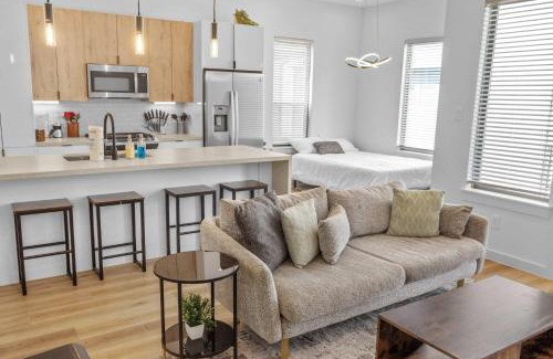 OST - South Union Casa | Spacious 6Br Combo sleeps 21 TMC Gym Balcony