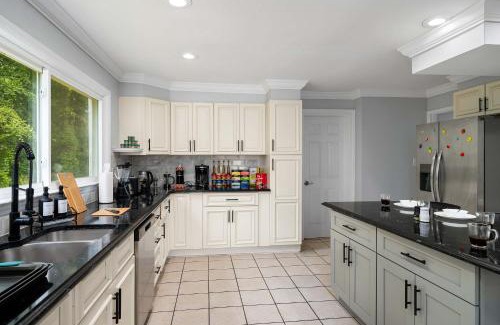 White Plains Casa | Spacious 6BR Getaway Game Room Firepit NYC