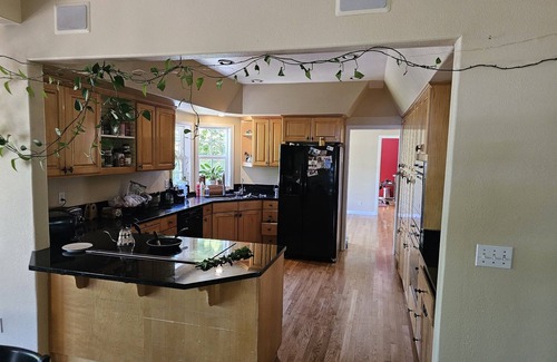 Oregon City Casa | Spacious 6BR Home with Bonus Rooms, Office Space, Gym, and Sport Court