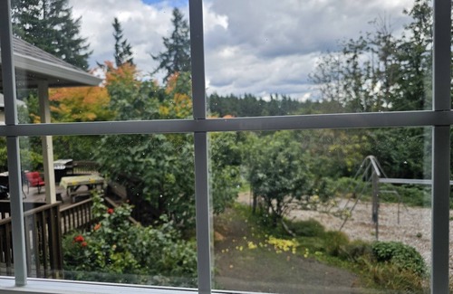 Oregon City Casa | Spacious 6BR Home with Bonus Rooms, Office Space, Gym, and Sport Court